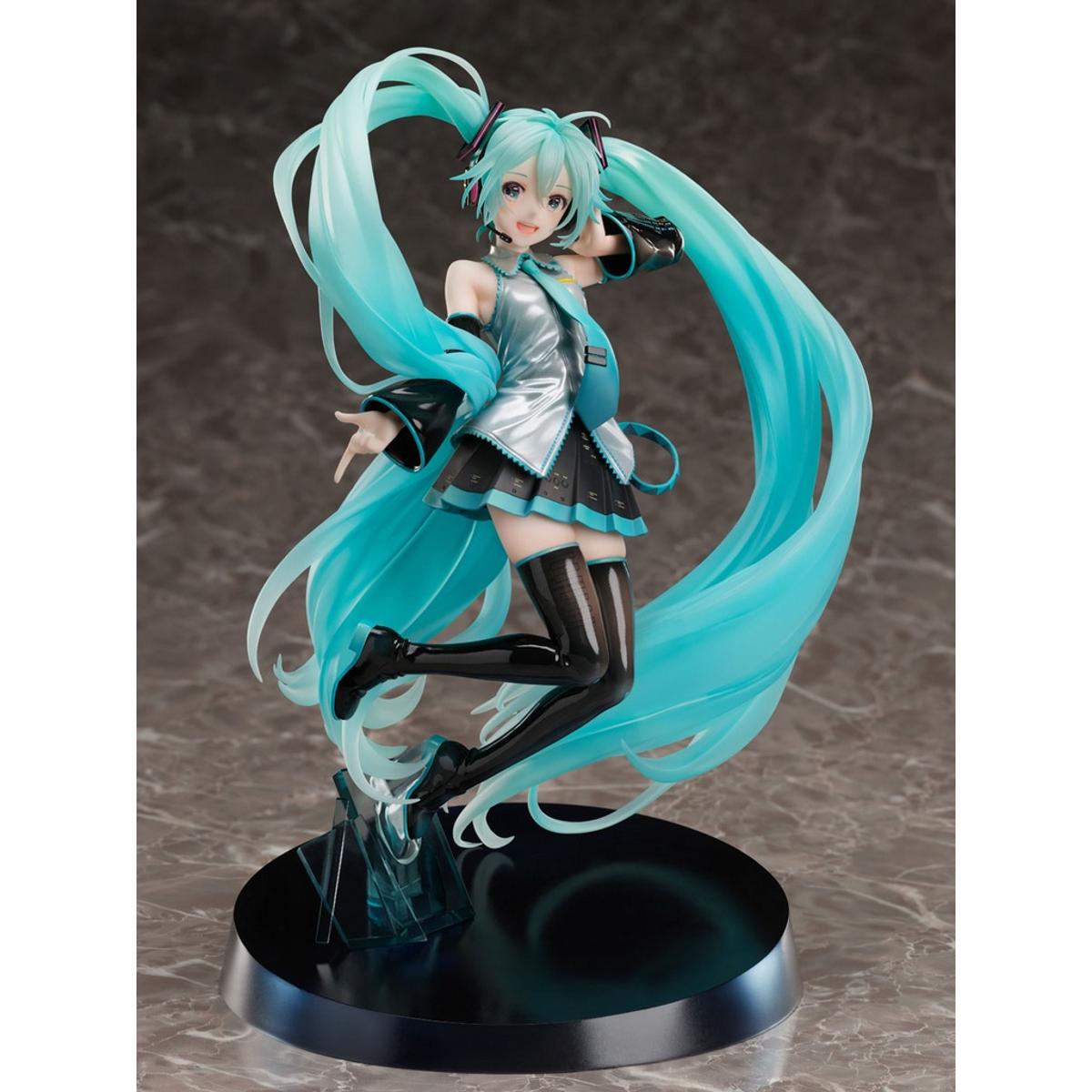 Hatsune Miku Chronicle Ver. 1/7 scale figure with twin-tails and microphone, wearing her original outfit in a dynamic pose.
