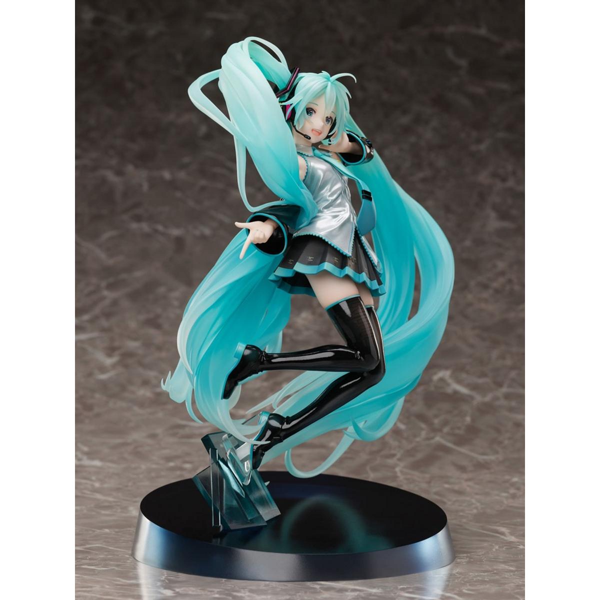 Hatsune Miku Chronicle Ver. 1/7 scale figure with twin-tails and microphone, wearing her original outfit in a dynamic pose.