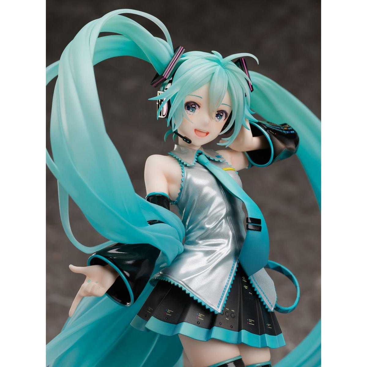 Hatsune Miku Chronicle Ver. 1/7 scale figure with twin-tails and microphone, wearing her original outfit in a dynamic pose.