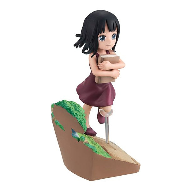 Young Nico Robin running joyfully in the RUN!RUN!RUN! figure from the One Piece G.E.M. Series.