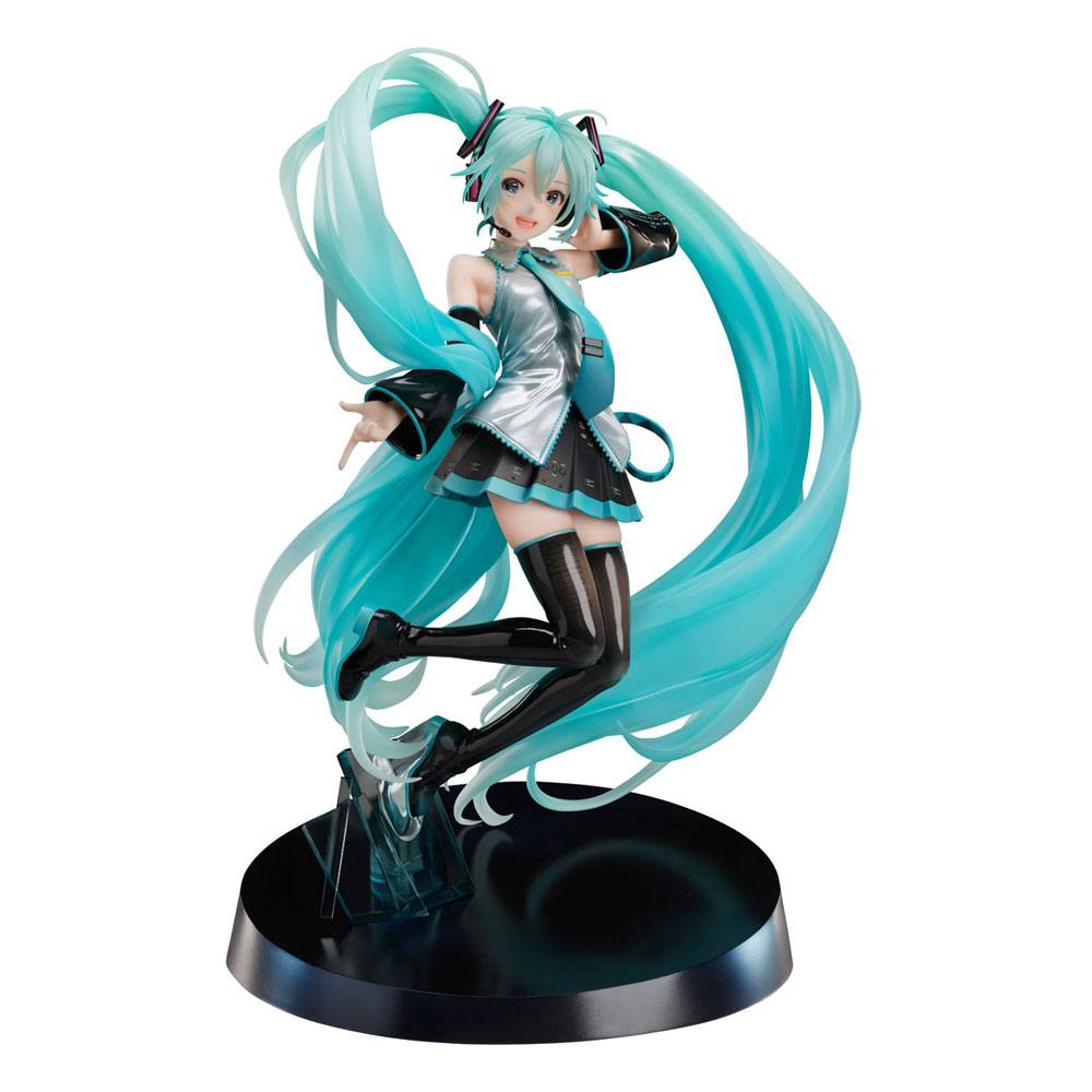 Hatsune Miku Chronicle Ver. 1/7 scale figure with twin-tails and microphone, wearing her original outfit in a dynamic pose.