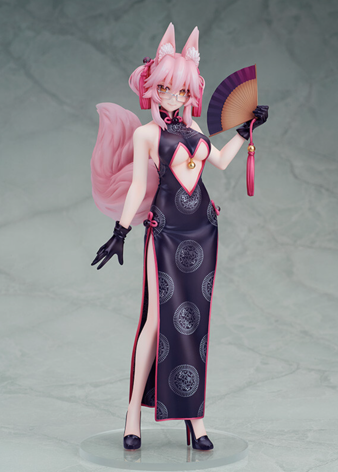  Tamamo Vitch Koyanskaya figure in a red China dress, holding a fan, from Fate/Grand Order by Flare.