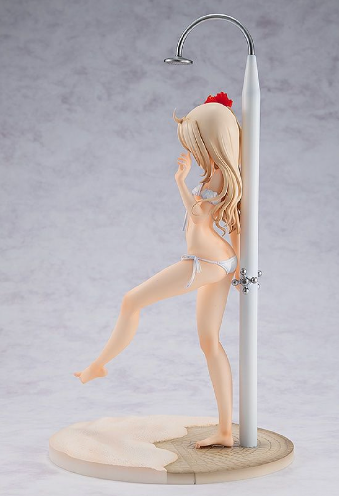 Illyasviel von Einzbern bikini version figure in a cute summer pose from Prisma Illya.