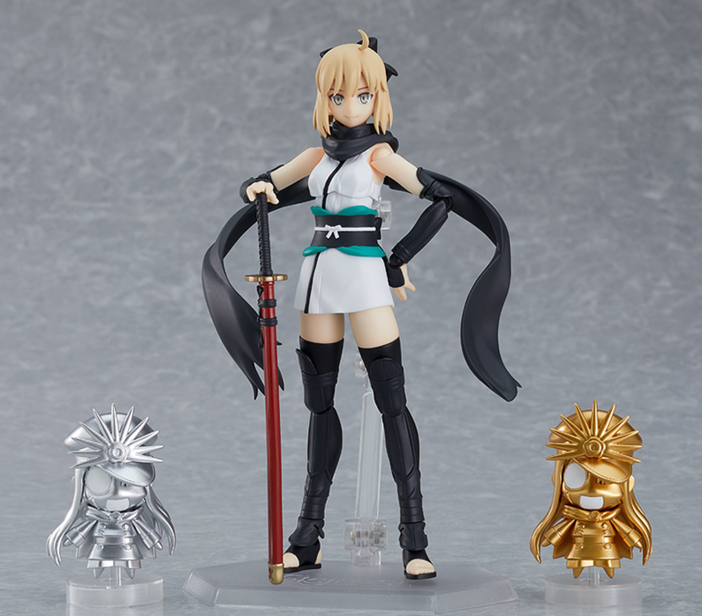 Saber Okita Souji figma in standard outfit with sword, articulated figure with dynamic accessories.
