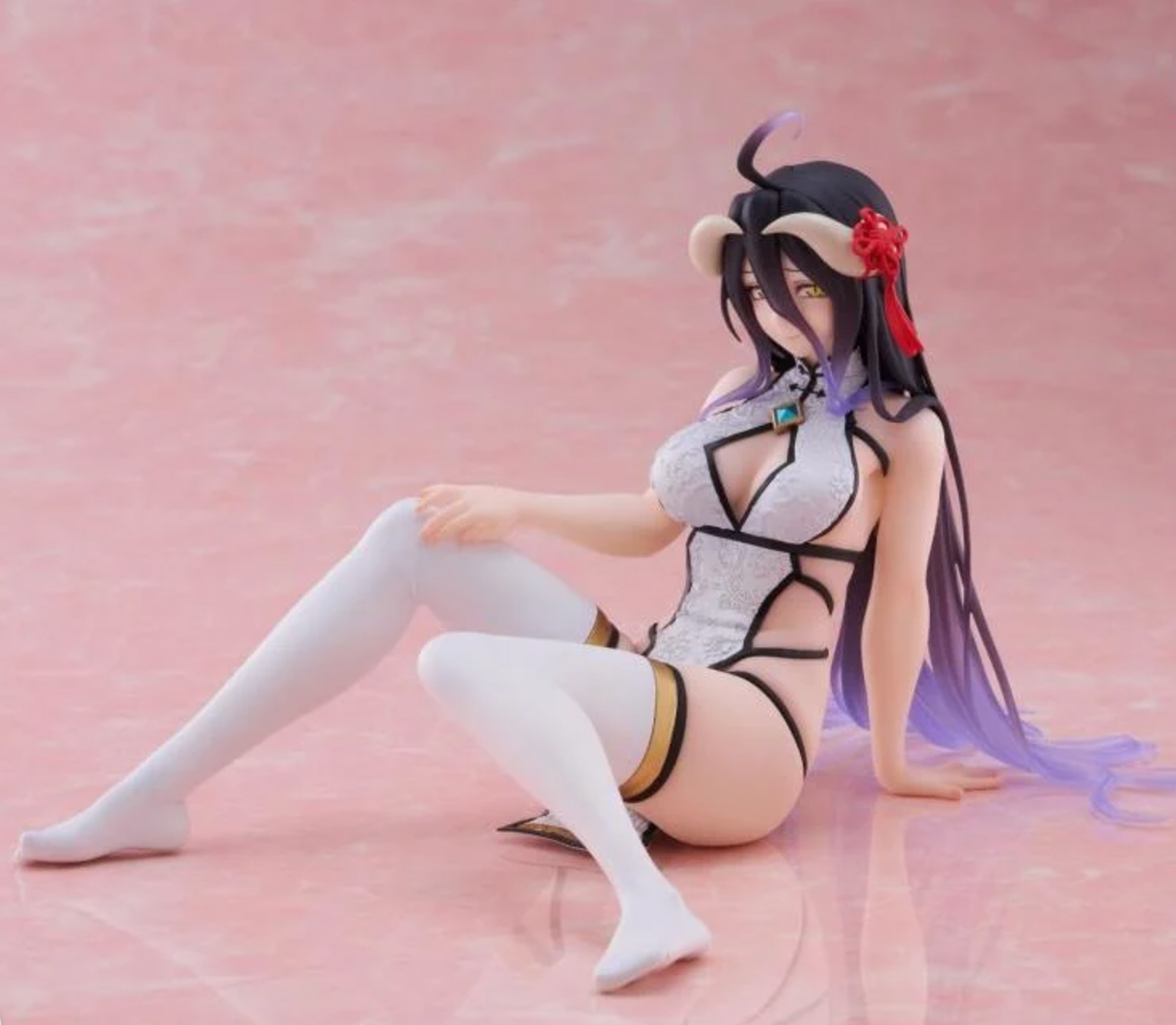 Overlord Albedo (Chinese Dress Ver.) Desktop Cute Figure featuring Albedo in an elegant Chinese-style dress