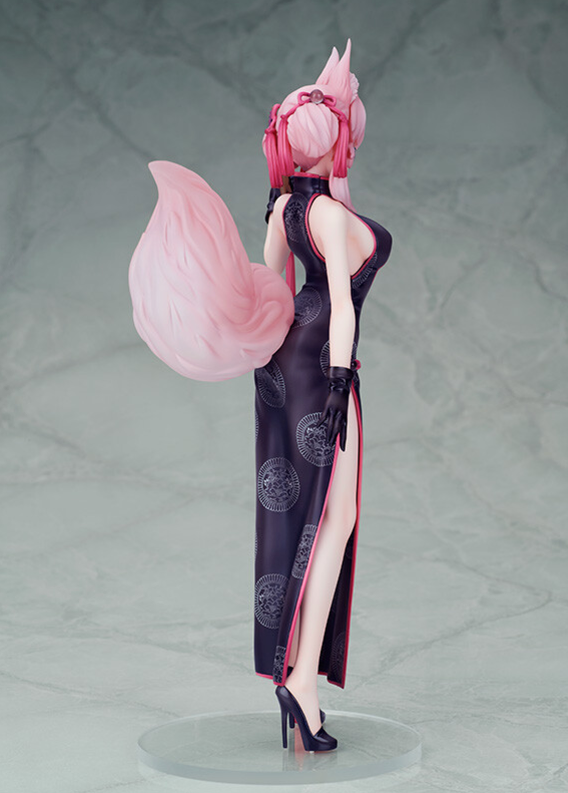  Tamamo Vitch Koyanskaya figure in a red China dress, holding a fan, from Fate/Grand Order by Flare.