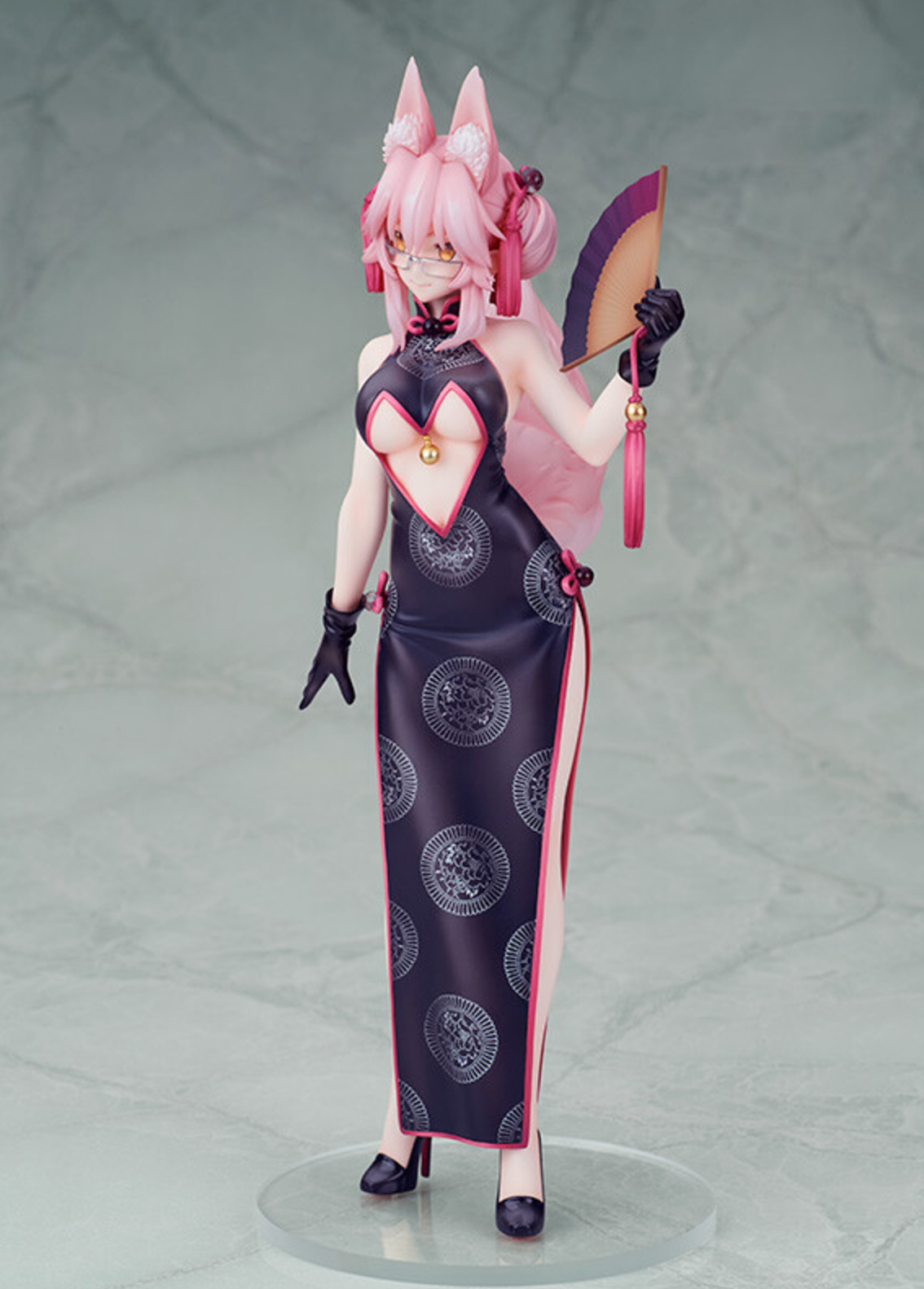  Tamamo Vitch Koyanskaya figure in a red China dress, holding a fan, from Fate/Grand Order by Flare.