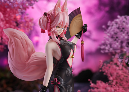  Tamamo Vitch Koyanskaya figure in a red China dress, holding a fan, from Fate/Grand Order by Flare.