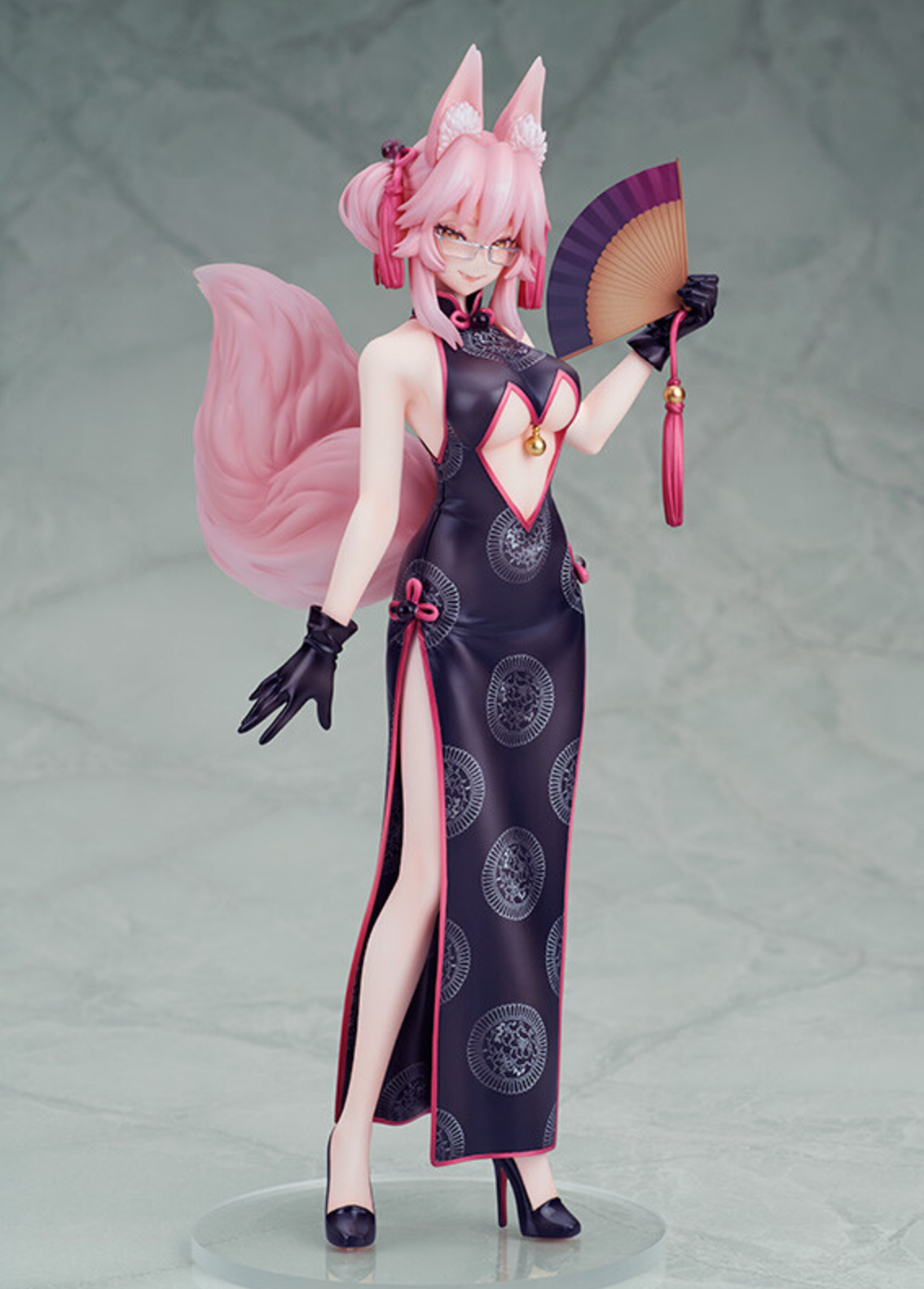  Tamamo Vitch Koyanskaya figure in a red China dress, holding a fan, from Fate/Grand Order by Flare.