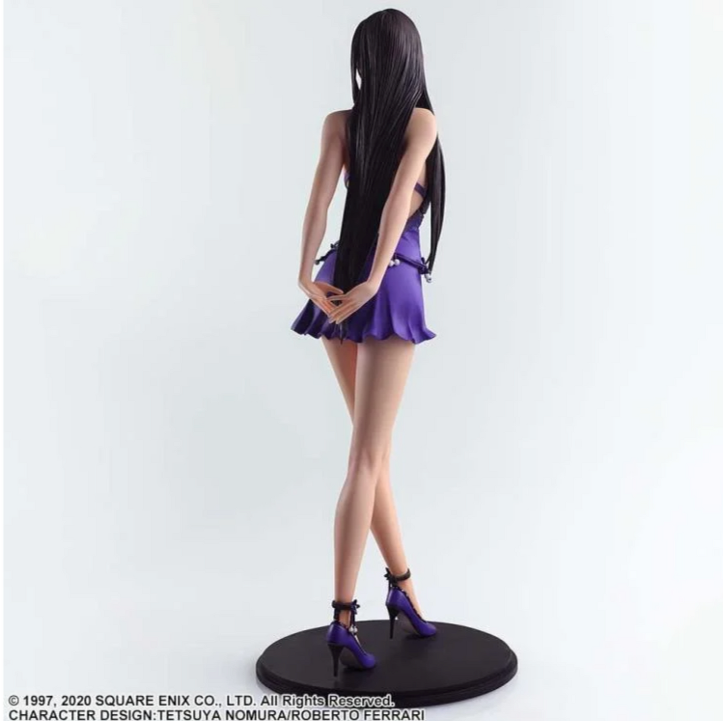 Tifa Lockhart figure in her elegant blue Kleid dress from Final Fantasy VII Remake Static Arts series.