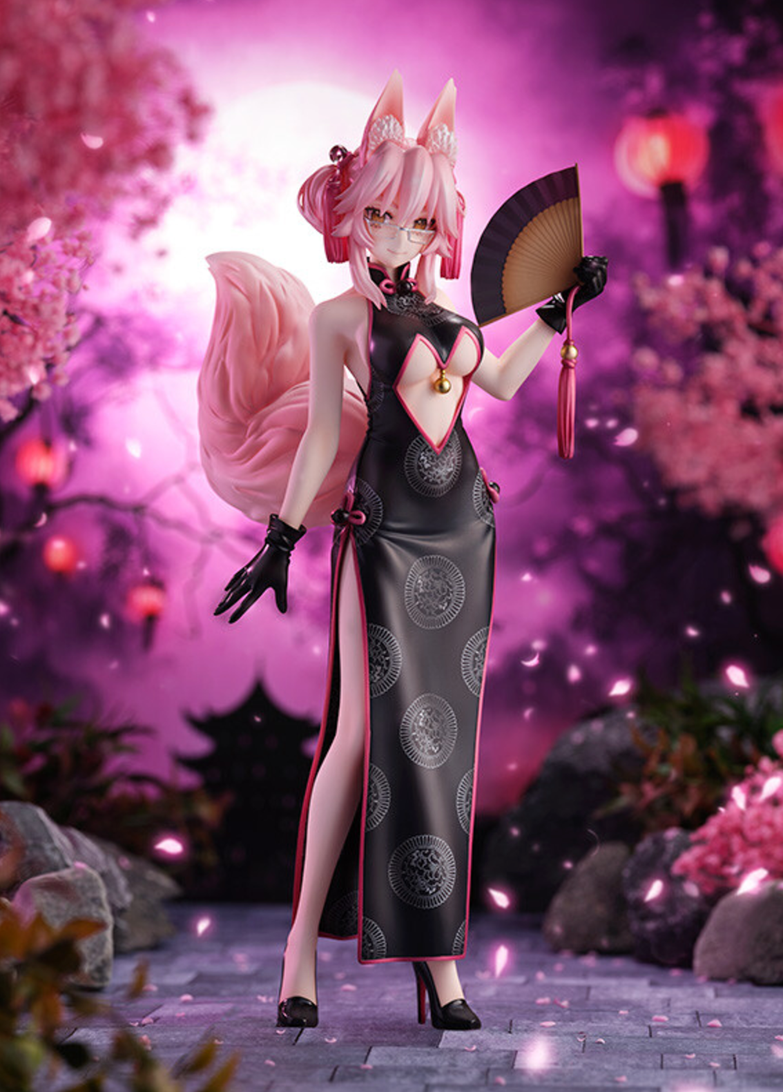 Tamamo Vitch Koyanskaya figure in a red China dress, holding a fan, from Fate/Grand Order by Flare.